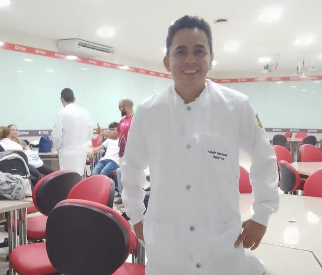 Junior Vasconcelos Santos, que veio de Boa Vista-RR e cursa o 1º período de Medicina