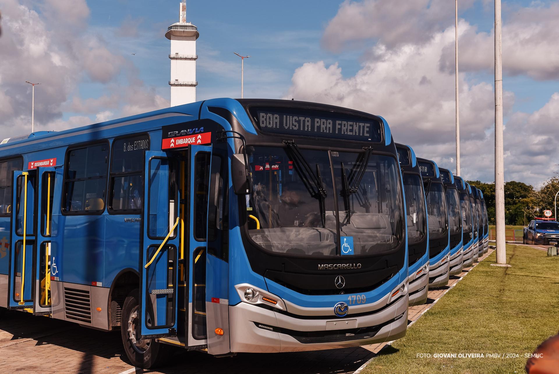 População de Boa Vista ganha 8 novos ônibus e aplicativo que acompanha veículos em tempo real
