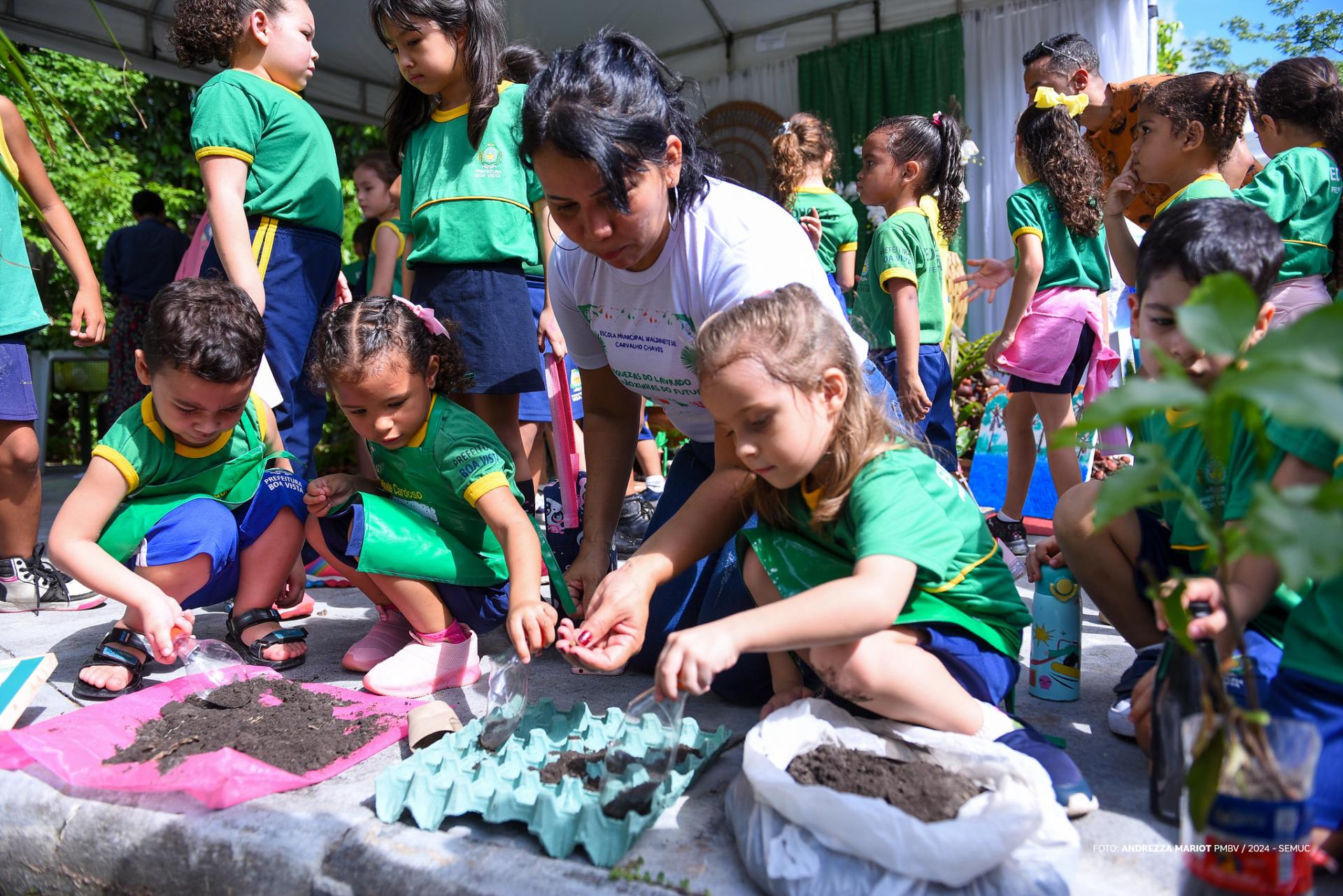 Programação no Bosque dos Papagaios incentiva crianças à prática de Educação Ambiental