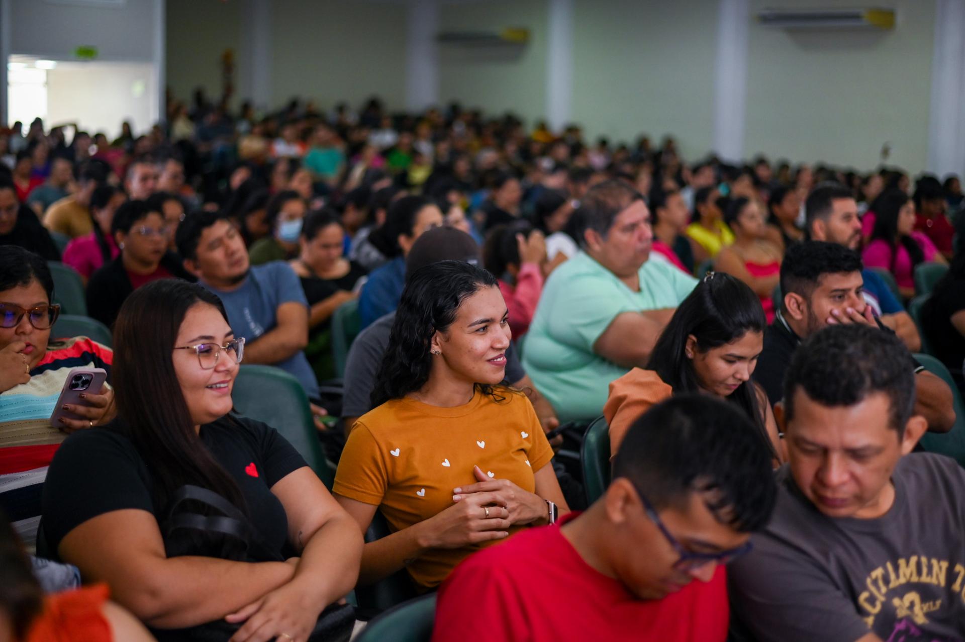 Boa Vista promove capacitação a 3 mil profissionais da educação.