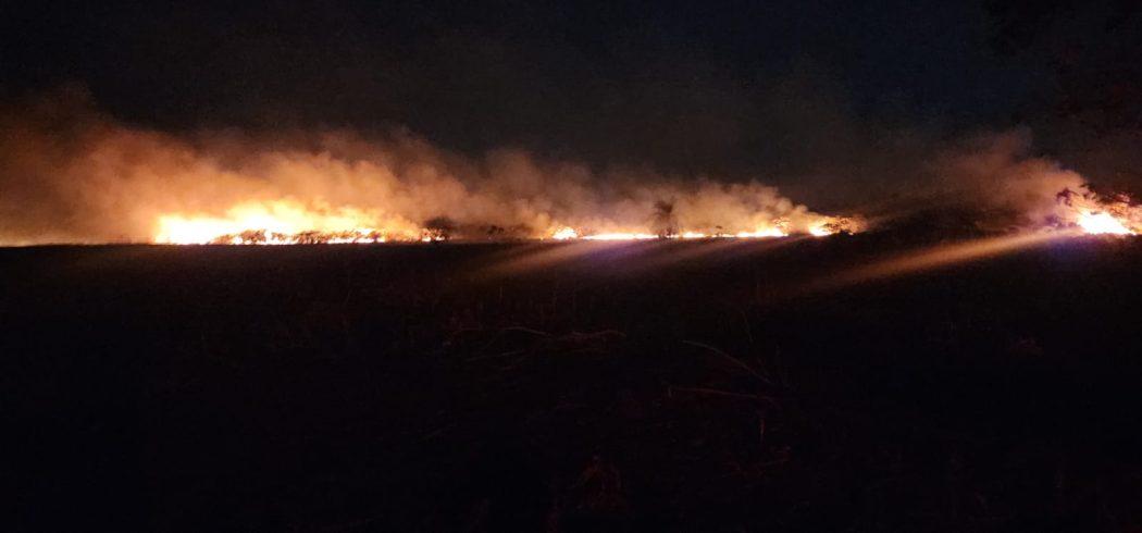 Criminosos cercam, atiram e provocam incêndios em retomadas Ava Guarani, Guarani Kaiowá e Kaingang.