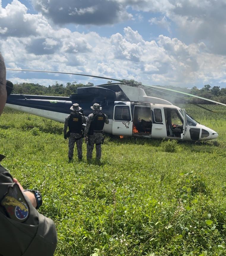 Helicóptero é inutilizado por órgãos de segurança pública durante Operação CATRIMANI II.