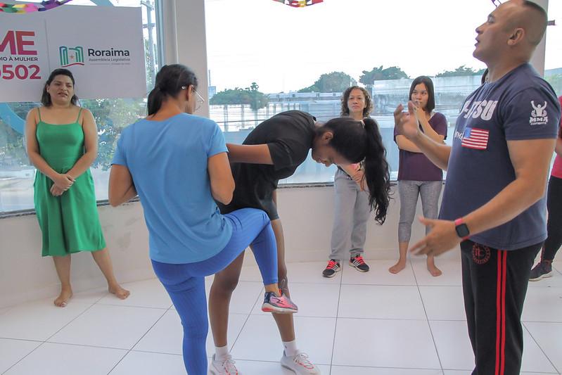 Inicia Nova Turma de Defesa Pessoal para Mulheres.