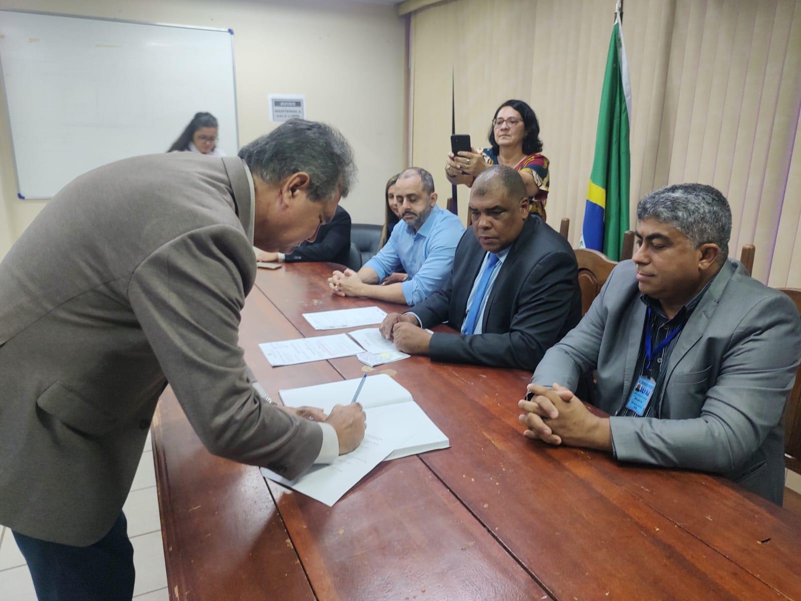 Novos integrantes do Contencioso Administrativo Fiscal de Roraima tomam posse na Sefaz.