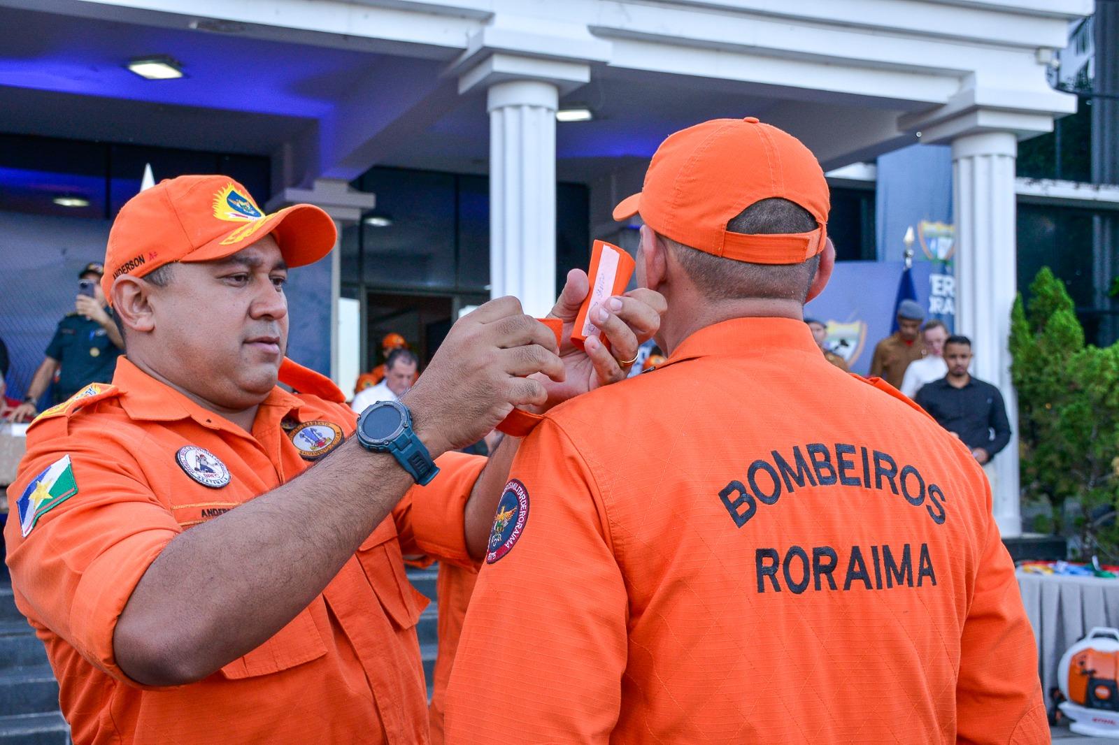 Solenidade marca o Dia do Bombeiro com promoções e condecorações