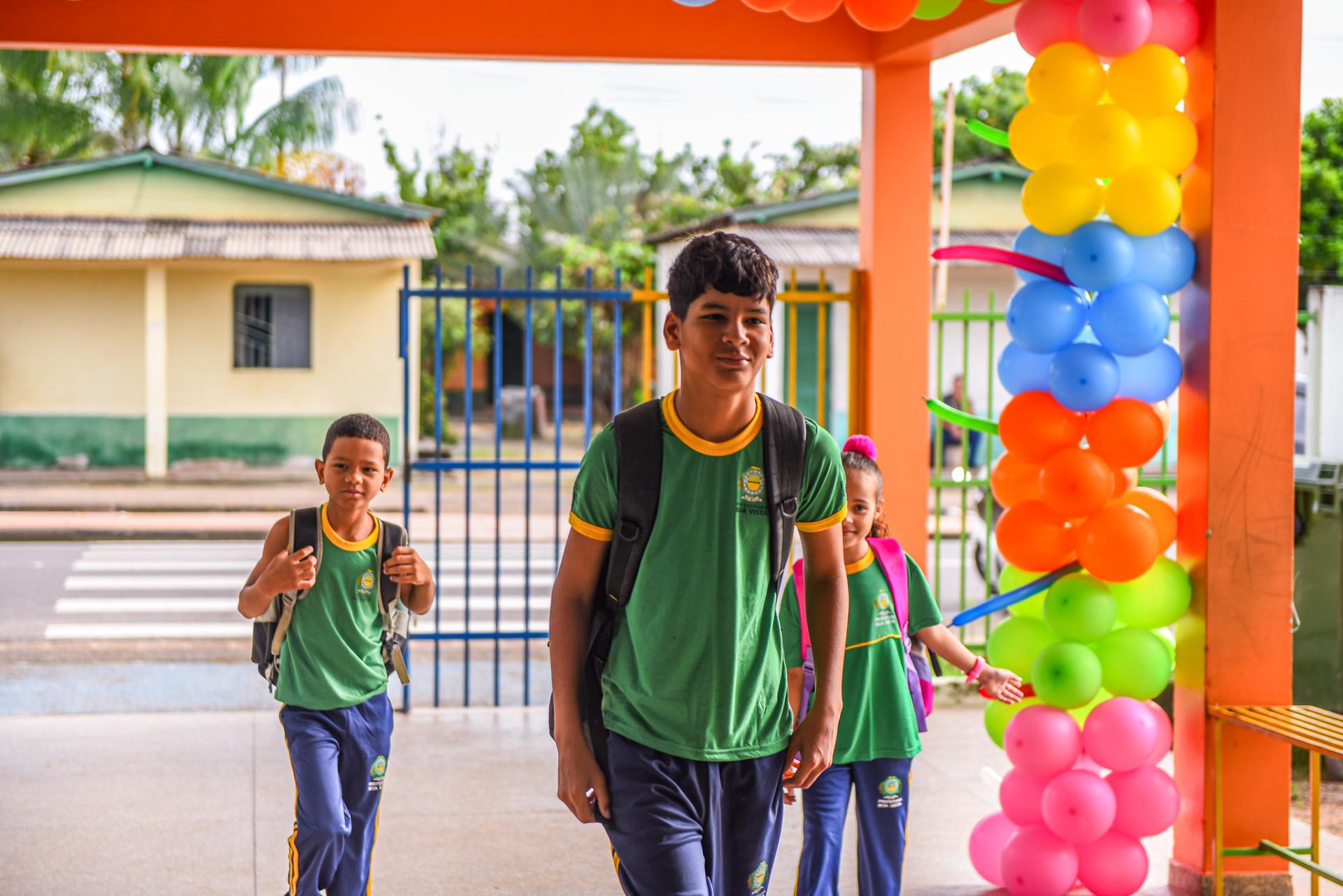 Volta às aulas na rede municipal de ensino é marcada por alegria e empolgação.