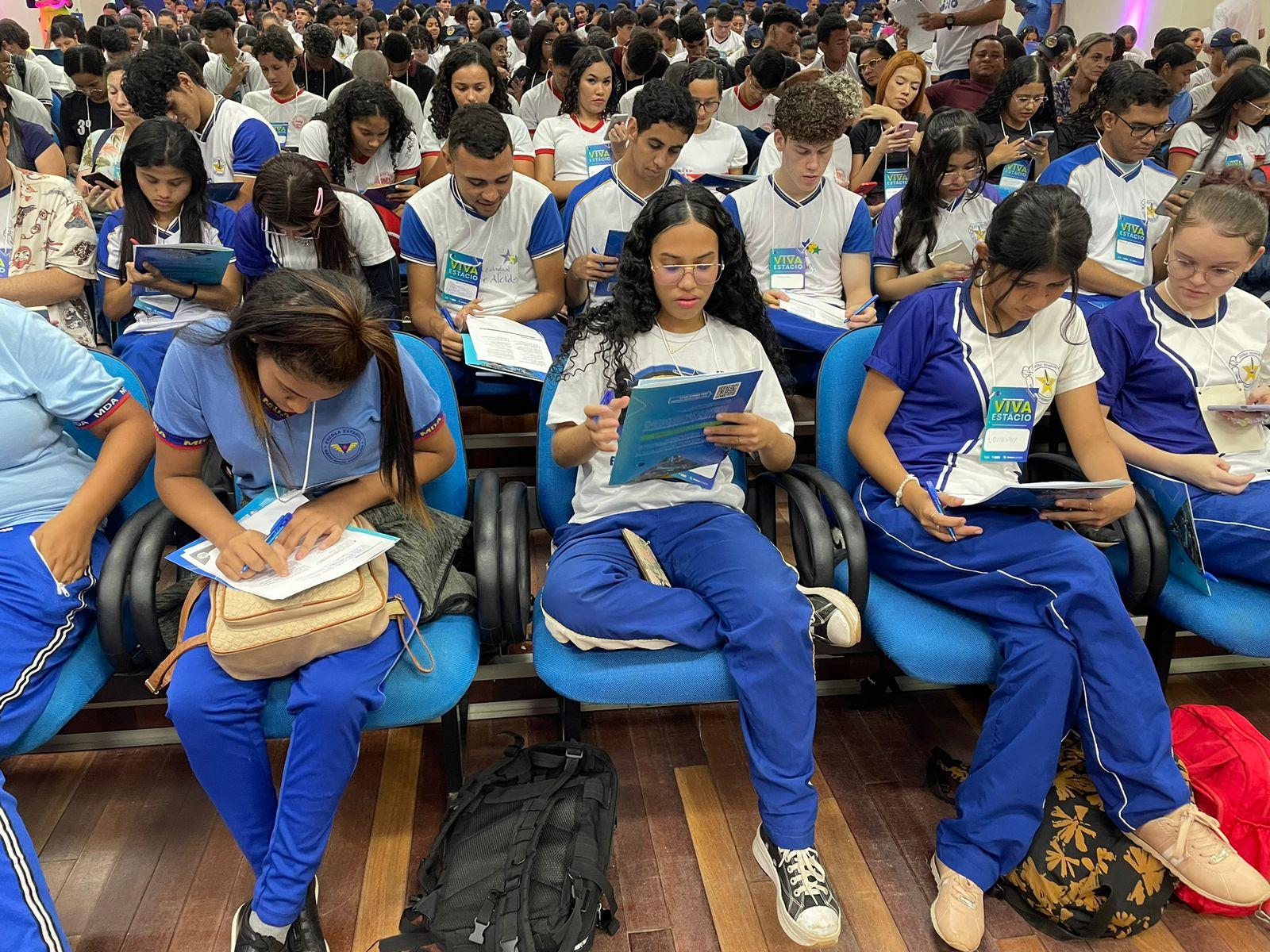 Feira de Profissões da Estácio terá teste vocacional, atividades práticas e oficinas com universitários