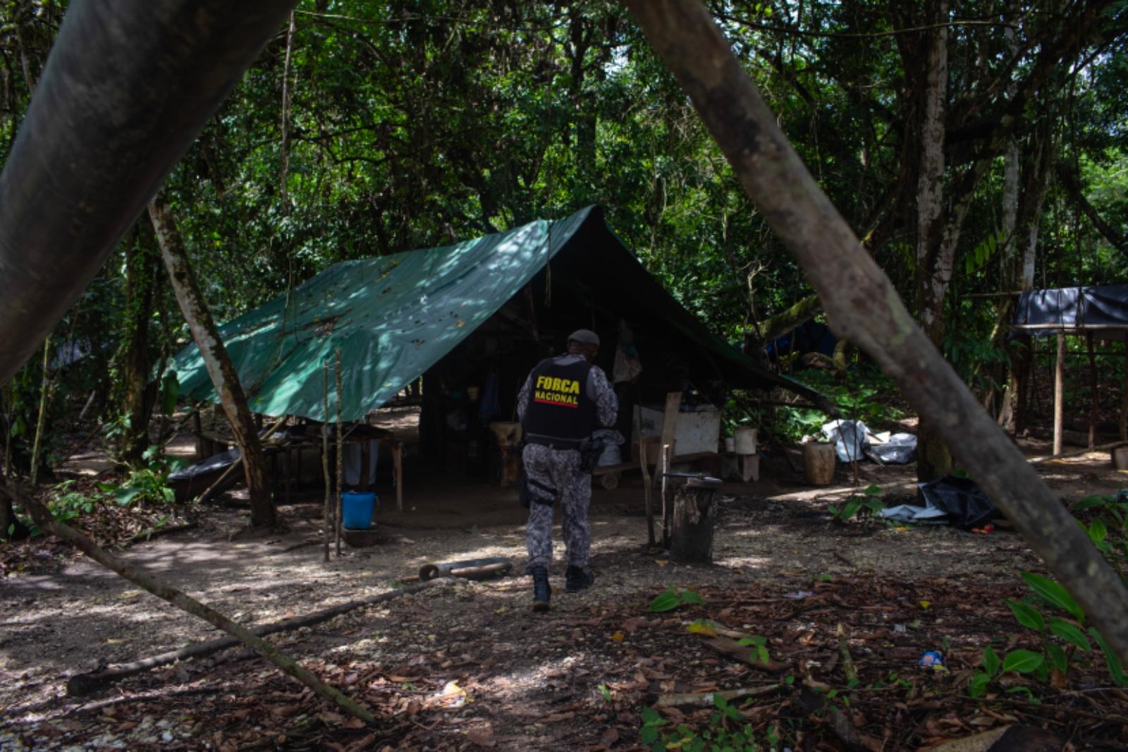 Garimpeiros se rendem e abandonam acampamento na Terra Indígena Yanomami